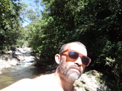 Oi...Eu sou o Mário, carinhoso,atencioso,sei conversar,gosto de dar e receber carinho,e prazer se estiver interessada me liga,prefiro as coroas, adoro elas,mas atenderei todas com prazer e muito carinho... bjosss 😘