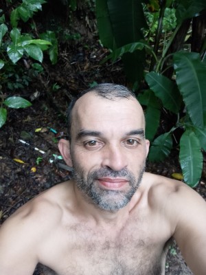 Oi...Eu sou o Mário, carinhoso,atencioso,sei conversar,gosto de dar e receber carinho,e prazer se estiver interessada me liga,prefiro as coroas, adoro elas,mas atenderei todas com prazer e muito carinho... bjosss 😘