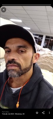 Oi...Eu sou o Mário, carinhoso,atencioso,sei conversar,gosto de dar e receber carinho,e prazer se estiver interessada me liga,prefiro as coroas, adoro elas,mas atenderei todas com prazer e muito carinho... bjosss 😘
