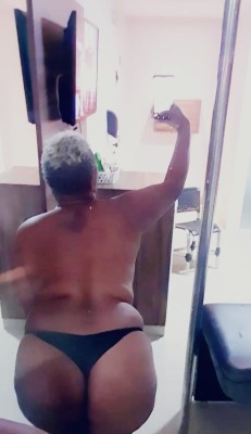 Sou seu bombomzinho de aluguel