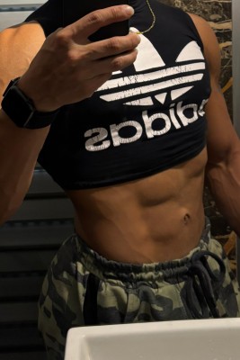 Angel Femboy sua melhor companhia