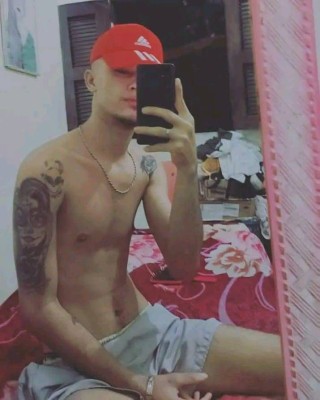 Novinho de fora disponível com local no centro😈