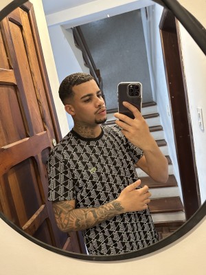 NOVINHO DISCRETO COM LOCAL