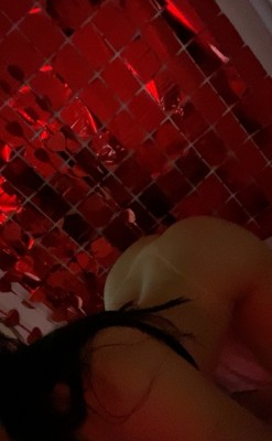 Quer viver um momento especial e nada engessado? Então me chame... Faço massagens eróticas que ajudam a relaxar deixando nosso momento natural e gostoso...