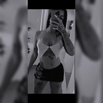 Morena tatuada