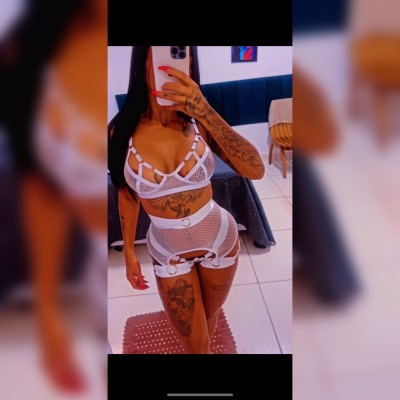 Morena tatuada