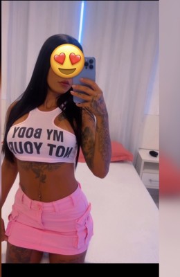 Morena tatuada