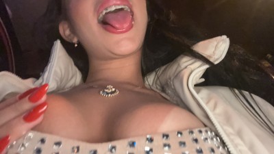 😈