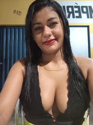 Morena cor de púrpura
