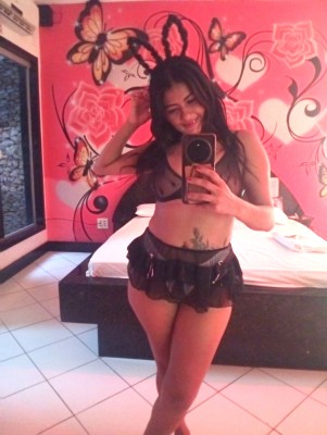 Morena cor de púrpura