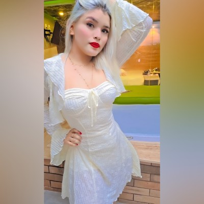 SOFIA NINFENTINHA MASSAGISTA ESTILO NAMORADINHA