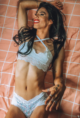 BONECA A PROCURA DE DIVERSÃO VAMOS
